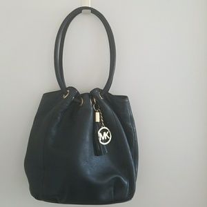 Michael Kors Black Leather Ring Shoulder tote
